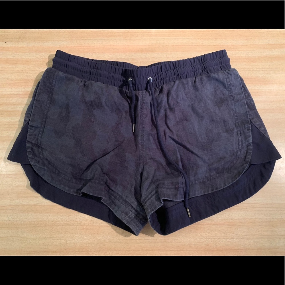 Athleta Beachside Bali Linen Short in Navy Camo